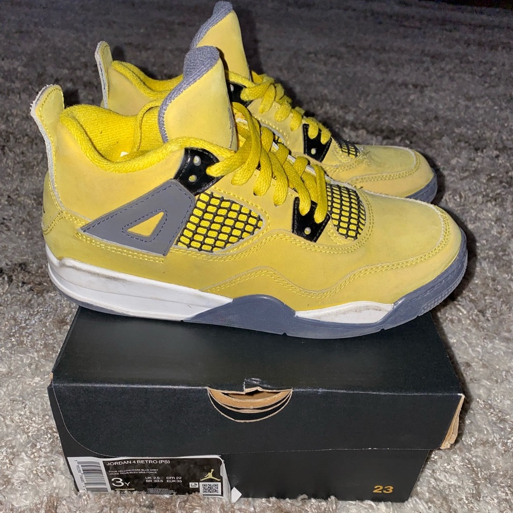 AIR JORDAN 4 RETRO PS
"Lightning 2021"